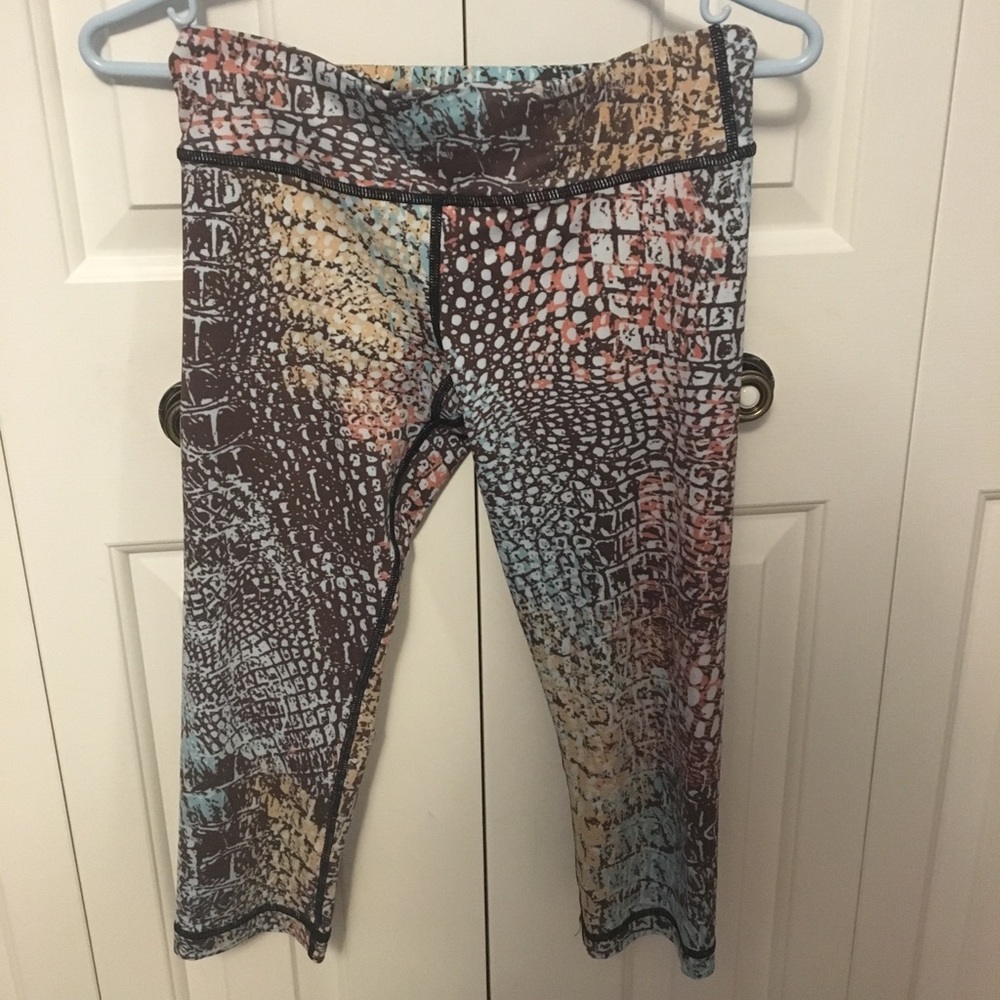 Colourful patterned athletic capris